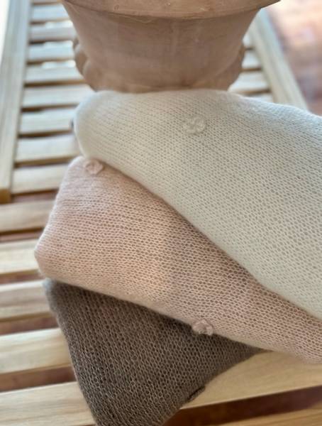 Hovedbilde Pledd i mohair i lekker rosafarge.