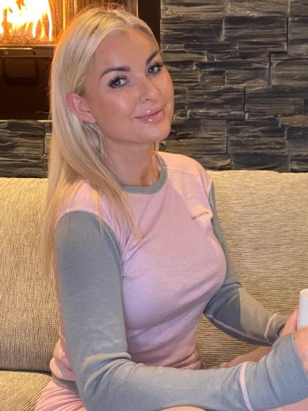 Hovedbilde Ullundertøy Stina Ulltrøye med rund hals til dame i Rosa/Grå