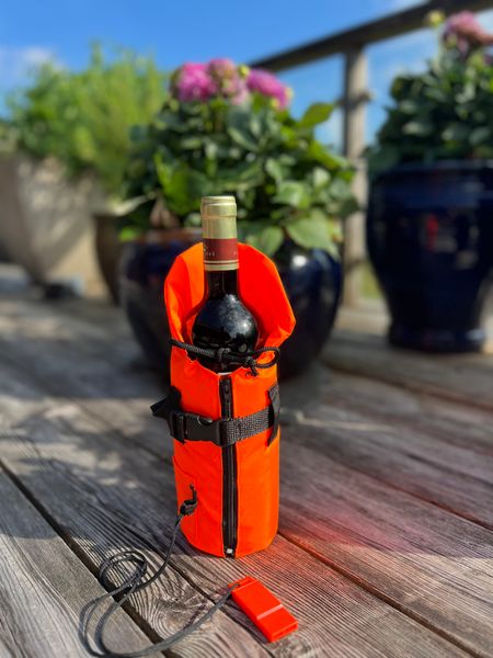 Hovedbilde Redningsvest til vinflasken - Kjøl ned vinen i vannet