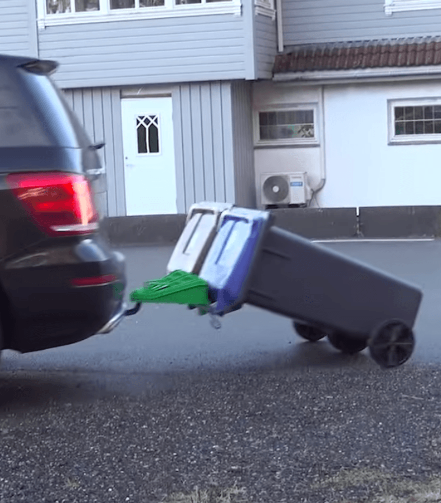 Binroller / Holder for 2 søppelspann til hengerfeste på bil