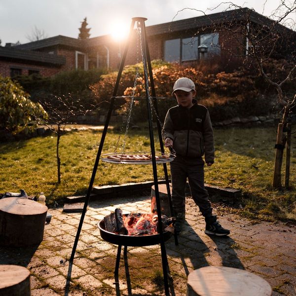 Hovedbilde Bålpanne tripod med Oppheng og Rist - Scandinavian Collection